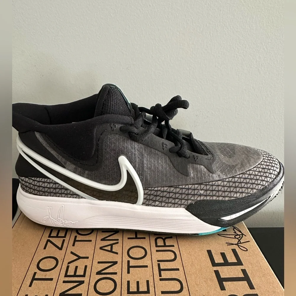 Nike Kyrie 8 GO GS  - Size 5Y – Orca  DQ8076-001 - NEW